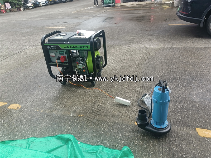 2024年8月13日，客戶到店自提8KW柴油發電機組