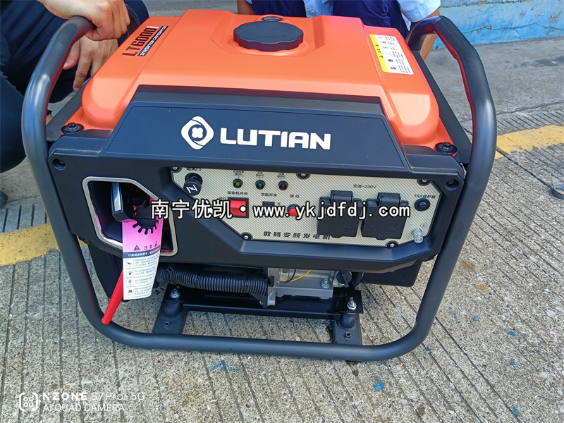 2025年8月27日，客戶到店自提4.5kw汽油變頻發電機組