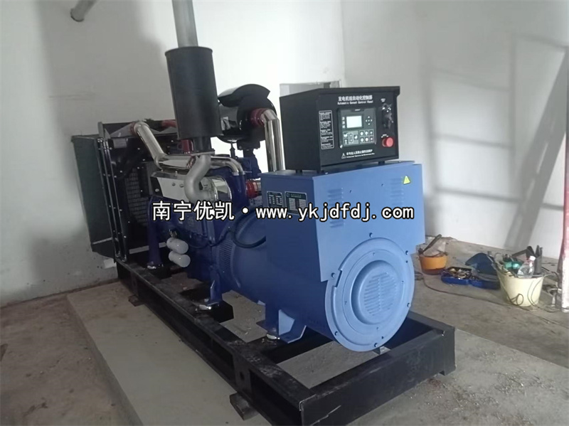 2025年10月30日，防城港項目300kw柴油發(fā)電機(jī)組安裝完成并試機(jī)